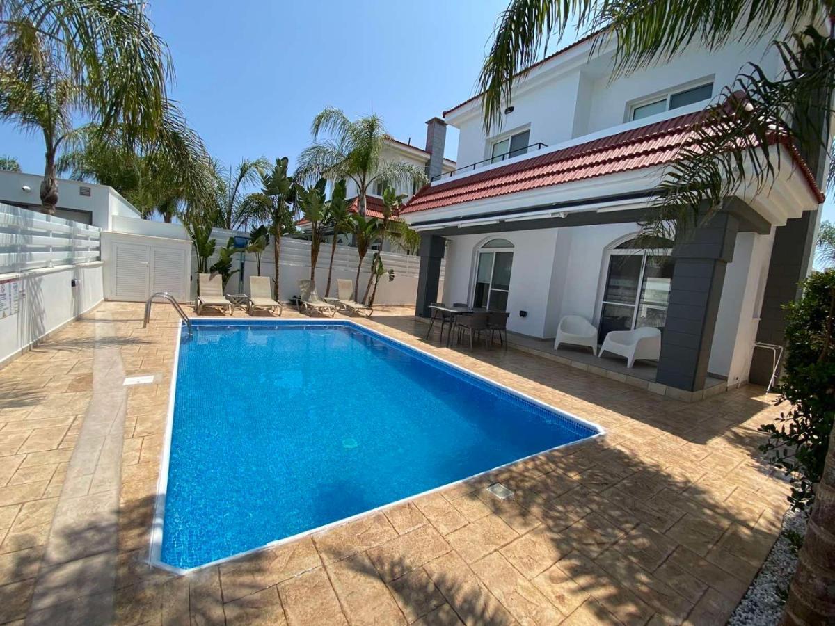Villa Diana - 200 Meters From Kapparis, Fireman'S Beach Paralimni Exterior photo