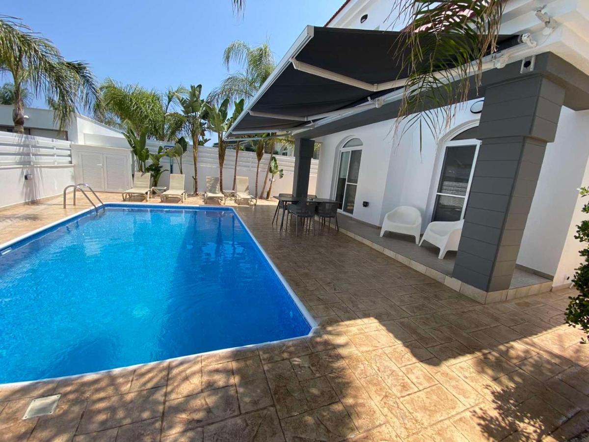 Villa Diana - 200 Meters From Kapparis, Fireman'S Beach Paralimni Exterior photo